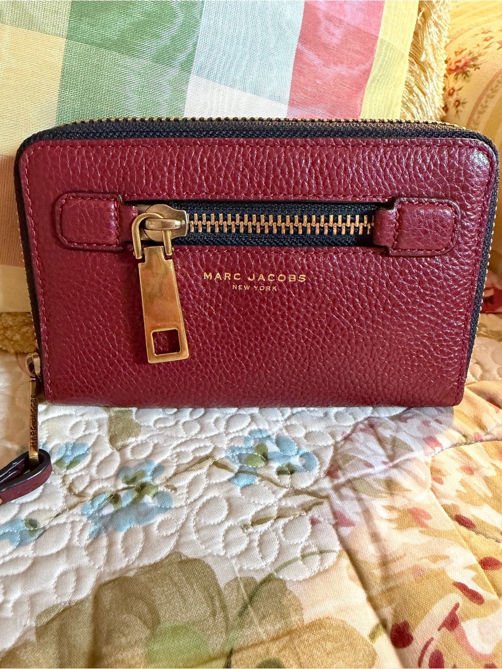 Marc Jacobs pebbled leather burgundy wallet